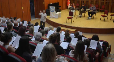 Ege Üniversitesi Klasik Türk Müziği Korosu’ndan 33 yıllık müzik geleneği konseri