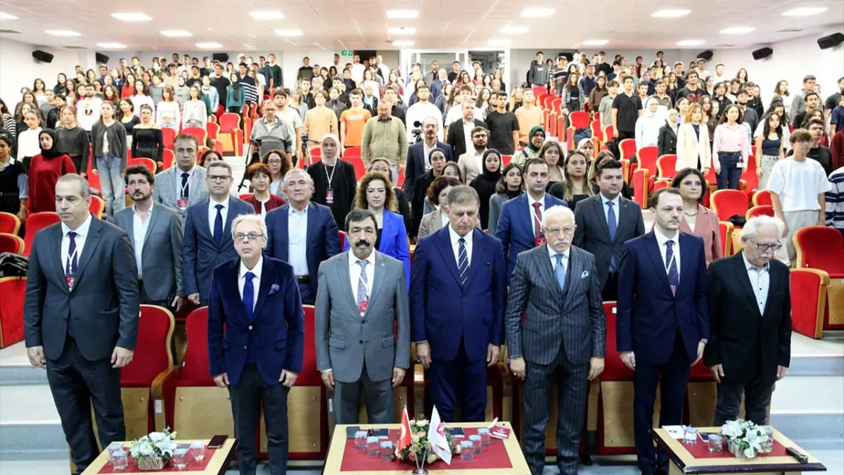 İzmir’de 2. Uluslararası Sosyal İnovasyon ve Veri Analitiği Kongresi başladı haberinin görseli