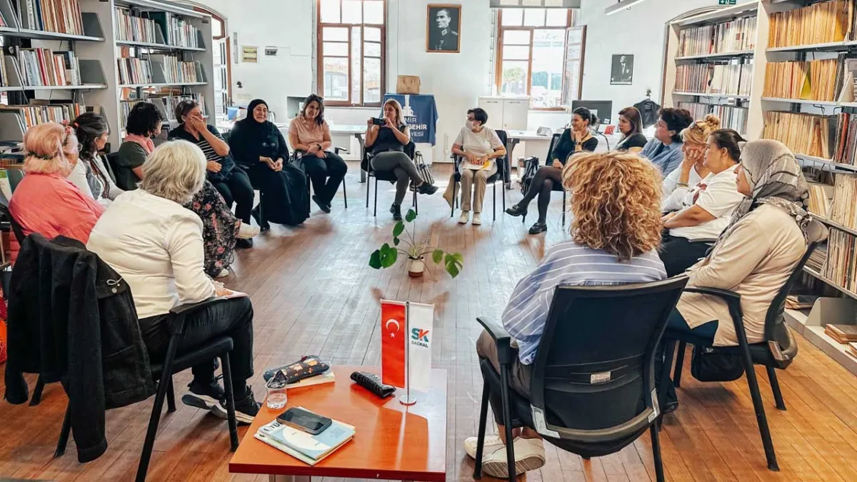 İzmir’de kütüphaneler umudu büyütüyor: Araştırma Kütüphanesi’nde Aktif Umut Atölyesi haberinin görseli