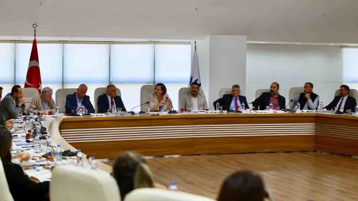 Karabağlar’da mobilya ve sahipsiz atıklara kalıcı çözüm için iş birliği başladı haberinin görseli