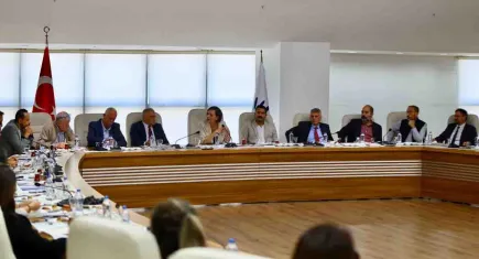 Karabağlar’da mobilya ve sahipsiz atıklara kalıcı çözüm için iş birliği başladı