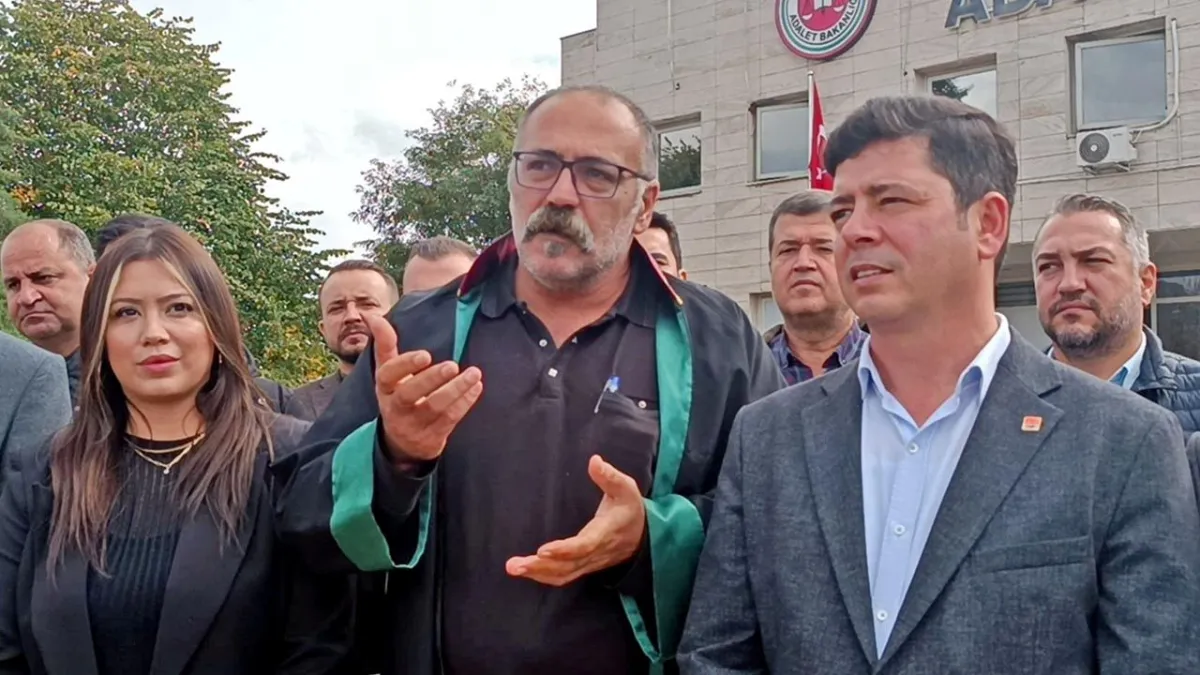 Marmaris Belediye Başkanı Acar Ünlü ve CHP İl Başkanı Nail Kızıl’ın yargılanmasına başlandı haberinin görseli