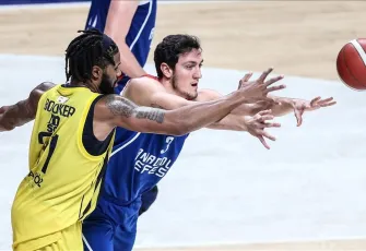 Fenerbahçe Beko Derbide Anadolu Efes’i Devirdi: 79-69