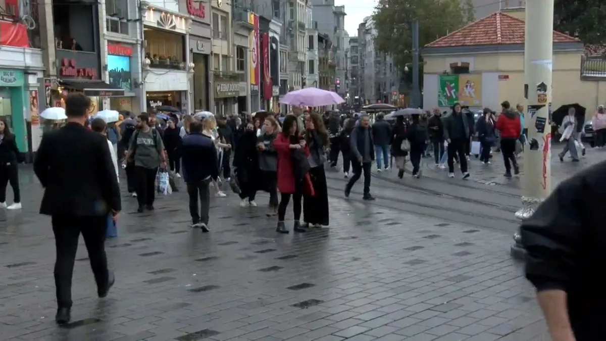İstanbul'da sağanak ve fırtına etkili oldu haberinin görseli
