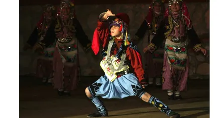 İzmir’de zeybek bilmeyen kalmasın: Halk Oyunları Kursu başlıyor