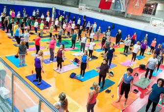 Karşıyaka’da sabah sporu salonlara taşındı