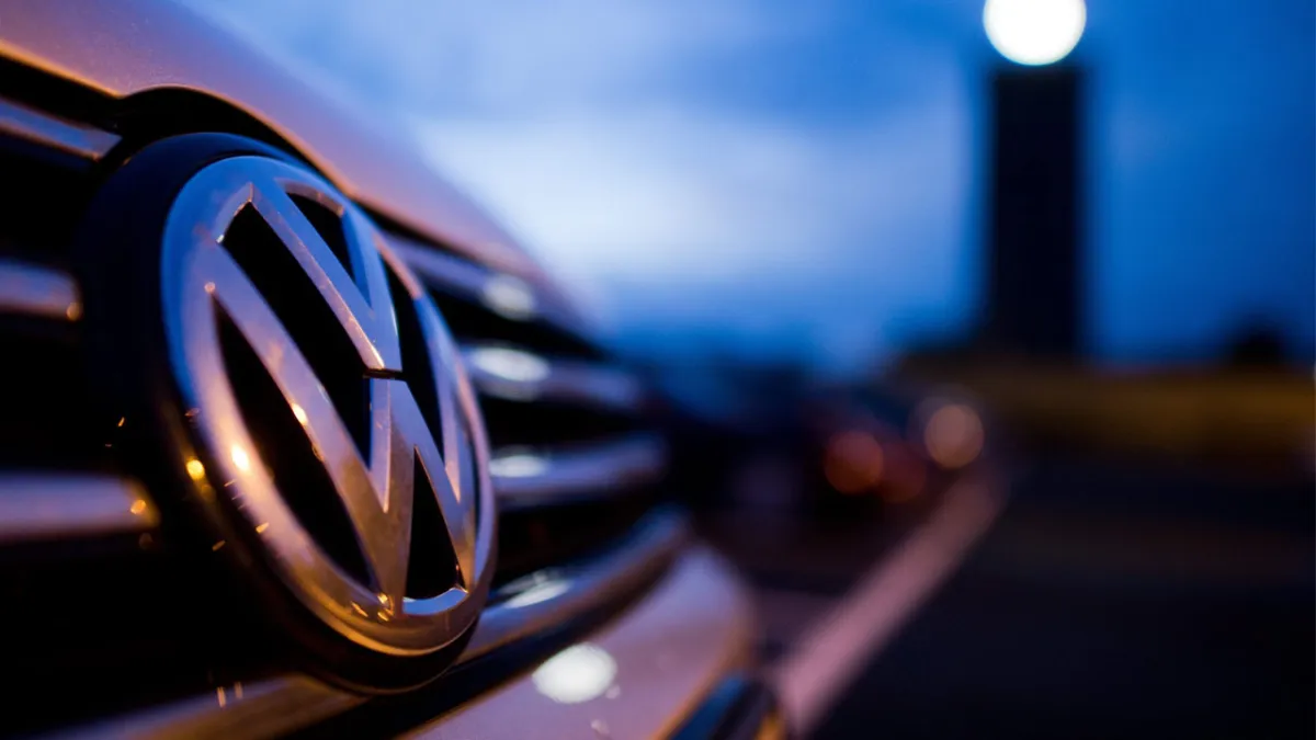 Volkswagen’de üretime fren: Çip krizi popüler modelleri vurdu! O araçların üretimi durduruldu haberinin görseli