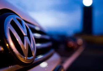 Volkswagen’de üretime fren: Çip krizi popüler modelleri vurdu! O araçların üretimi durduruldu