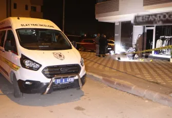 Adana'da giyim mağazasına saldırı! Gece yarısı patlama: Facia kıl payı önlenmiş!