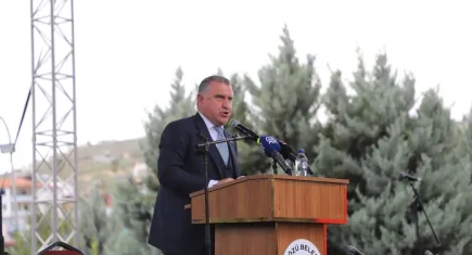 Bakan Bak: “Hatay, Cumhurbaşkanı Erdoğan’ın liderliğinde yeniden ayağa kalkıyor”