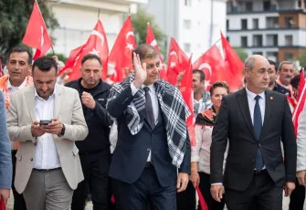 Başkan Tugay Menemen’de Cumhuriyet coşkusuna ortak oldu