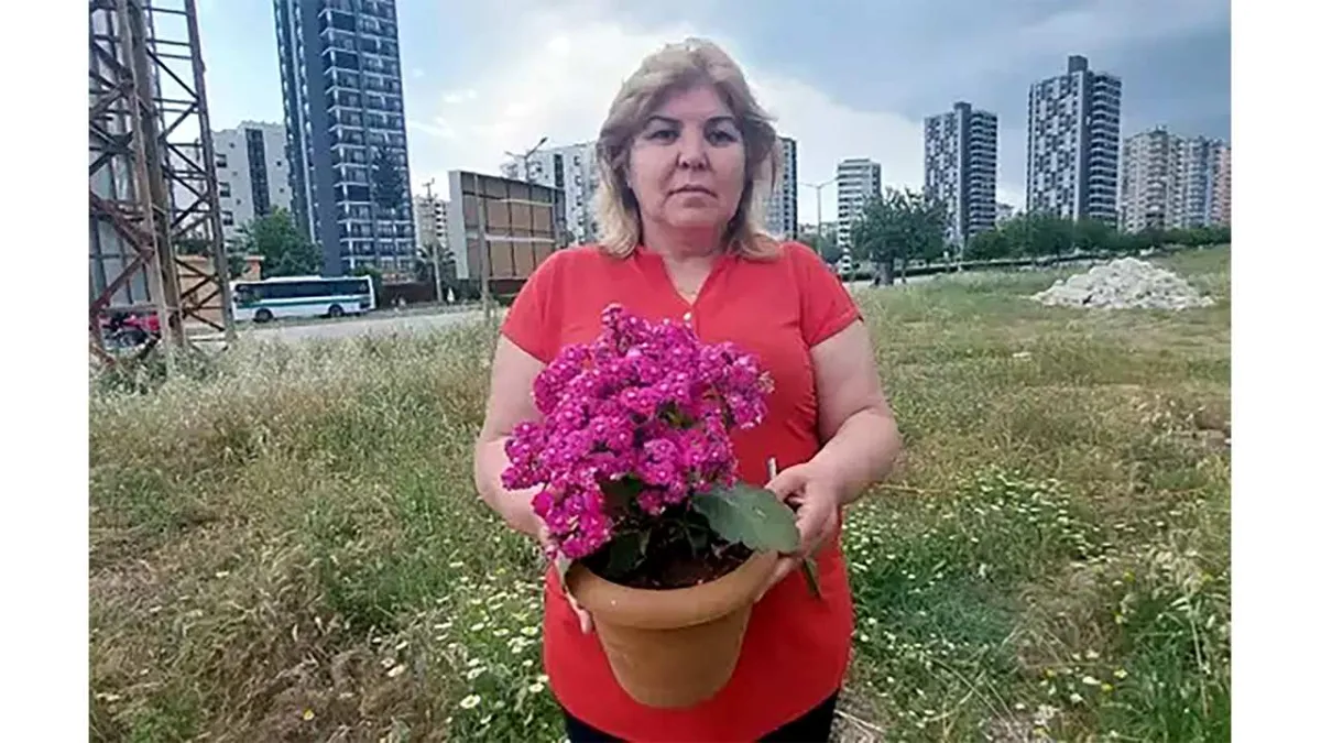 Çiçek teslimi sandı, 95 bin dolarlık senet imzaladı haberinin görseli