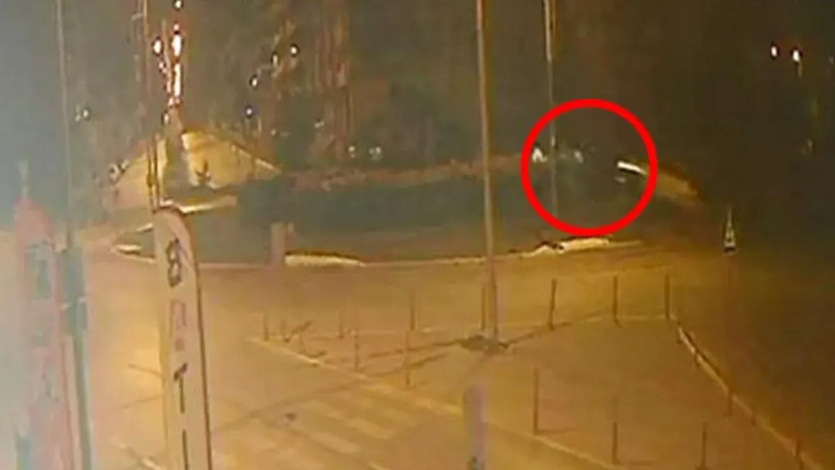 Denizli’de kaza: Otomobil tank anıtına çarptı, alevler yükseldi haberinin görseli