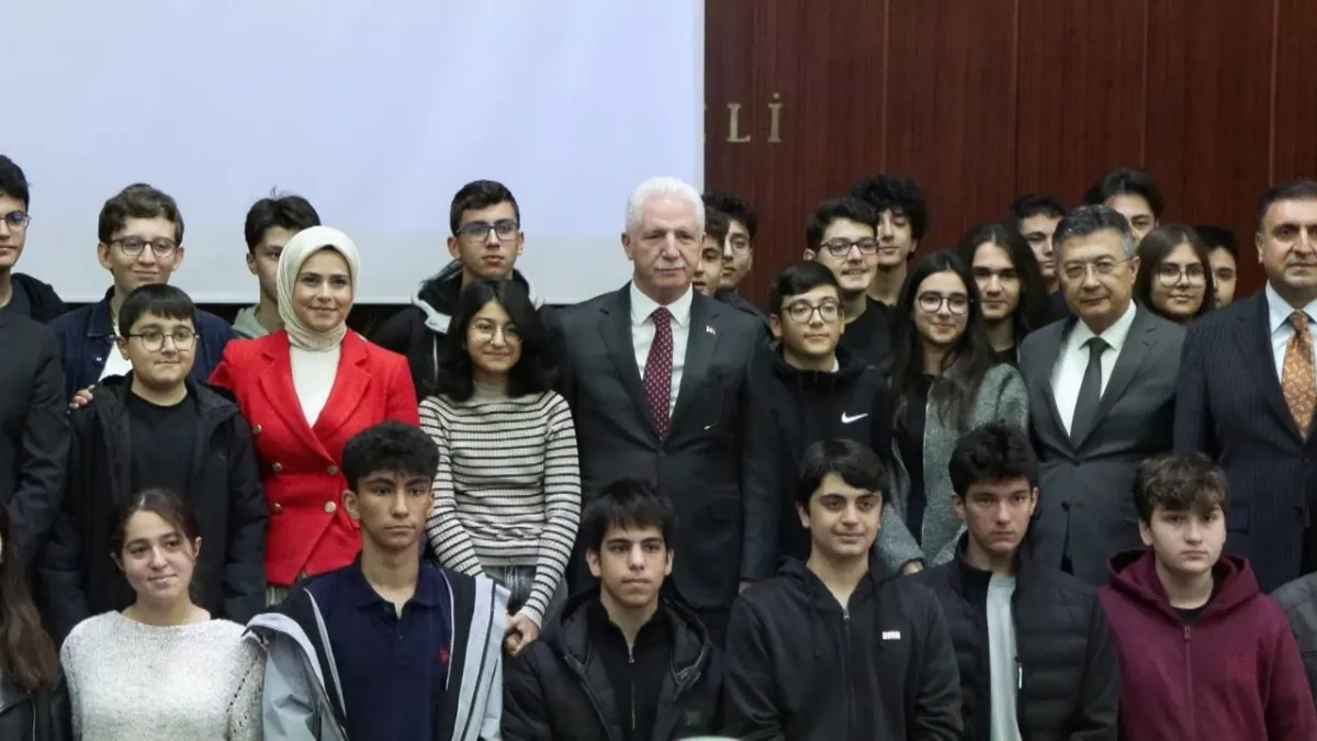 İstanbul Valisi Gül'den gençlere kritik uyarı: Artık yalnızca bilmek yetmiyor! haberinin görseli