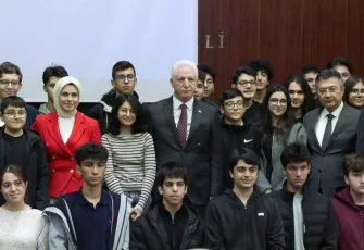 İstanbul Valisi Gül'den gençlere kritik uyarı: Artık yalnızca bilmek yetmiyor!