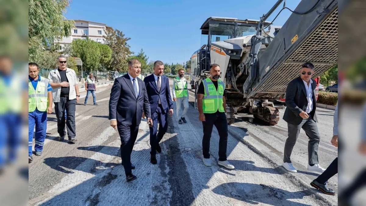 İzmir’de 1 buçuk yılda 557 bin ton asfaltla konforlu ulaşım sağlandı haberinin görseli