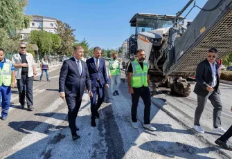 İzmir’de 1 buçuk yılda 557 bin ton asfaltla konforlu ulaşım sağlandı