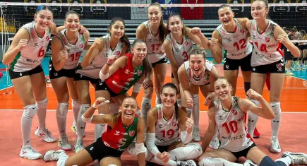 Lider Karşıyaka, Eczacıbaşı deplasmanında