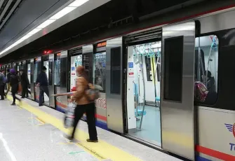 Marmaray'da intihar! Üsküdar istasyonunda yaşanan olay seferleri durdurdu