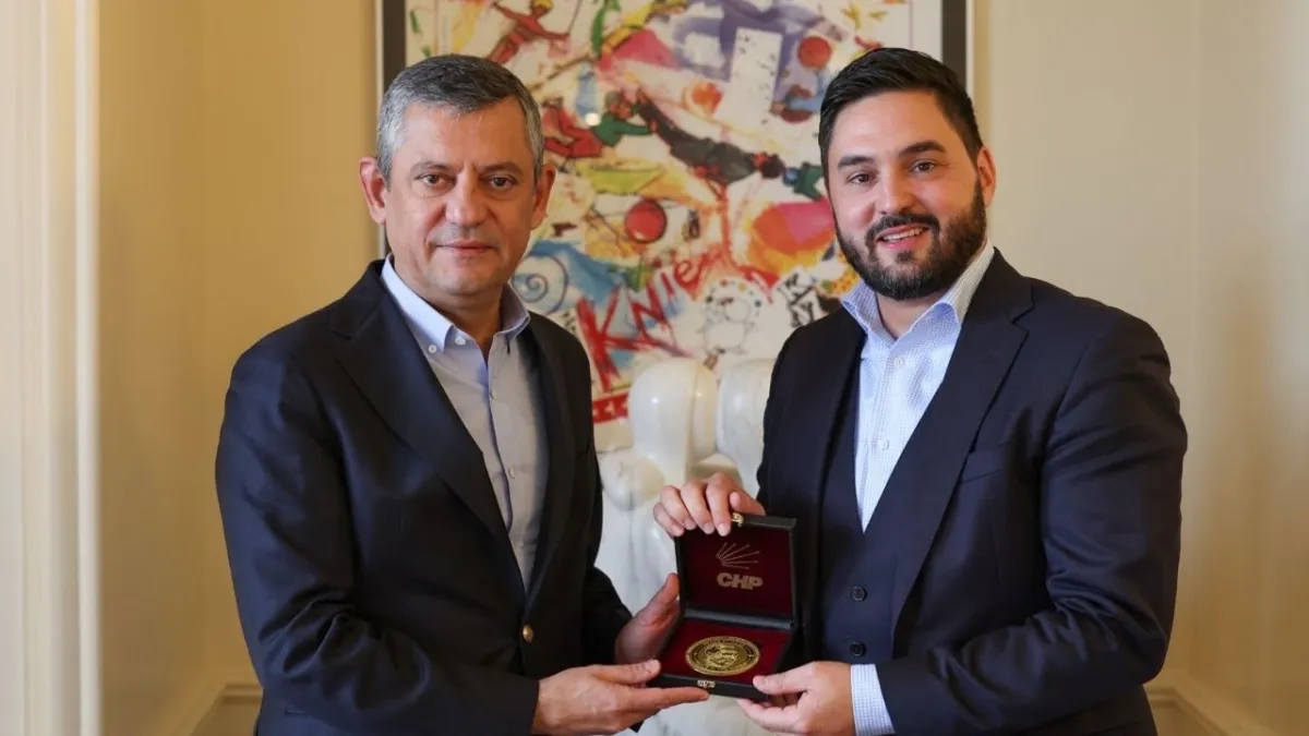 Özgür Özel ve Wermuth Luzern'de masada: CHP ve İsviçre SPD liderleri ne konuştu? haberinin görseli
