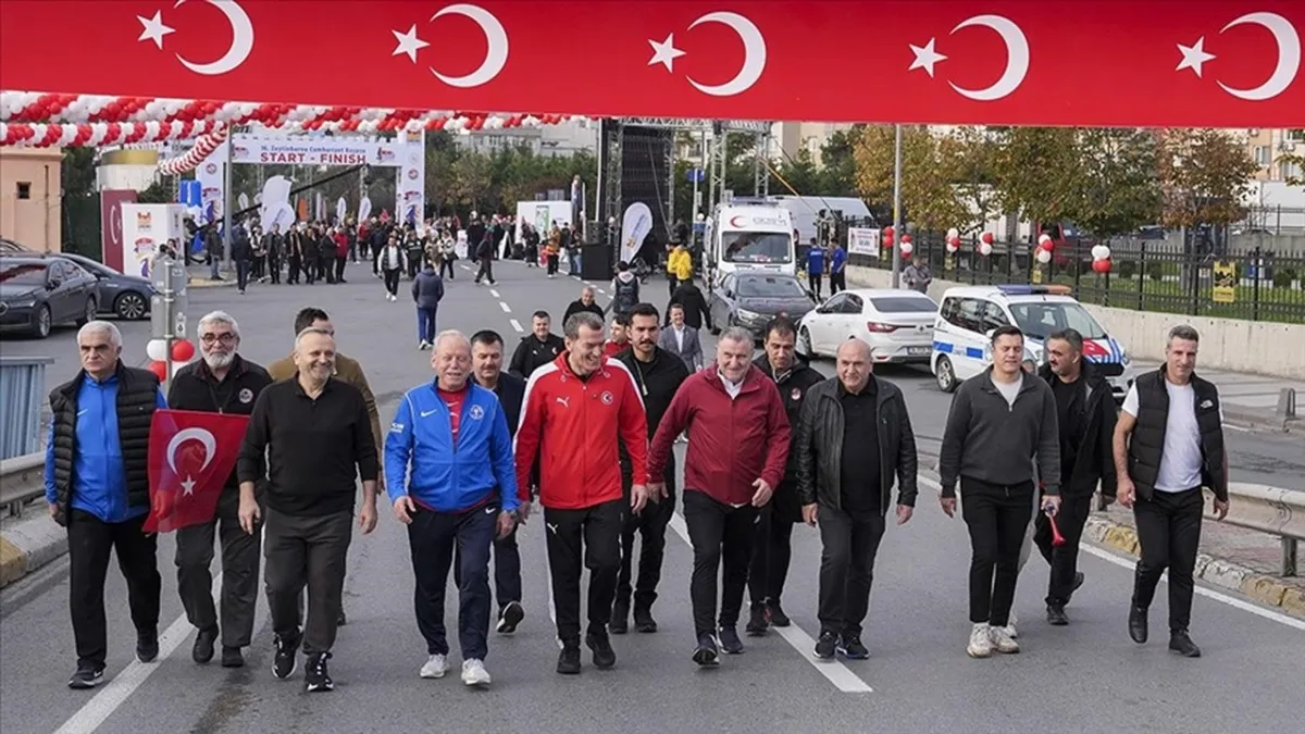 Bakan Bak: Gençlerimizi spora daha fazla yöneltmemiz lazım haberinin görseli
