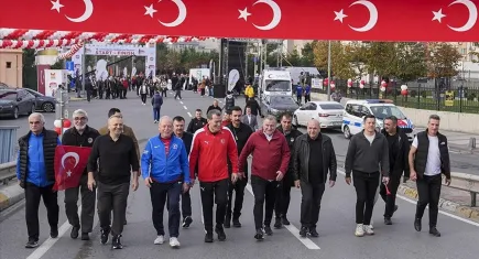 Bakan Bak: Gençlerimizi spora daha fazla yöneltmemiz lazım