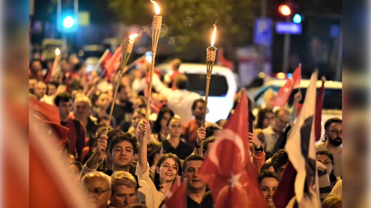 Bornova’da 102. Yıl Heyecanı: Cumhuriyet Bayramı Kutlamaları Başlıyor haberinin görseli
