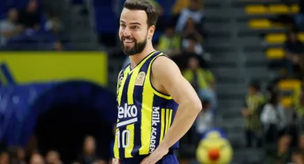 Fenerbahçe Beko Kaptanı Melih Mahmutoğlu'na alkolden ceza