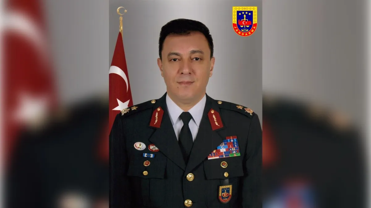 Hayatını kaybeden Jandarma KOM Daire Başkanı Tuğgeneral Selami Akşit kimdir? haberinin görseli