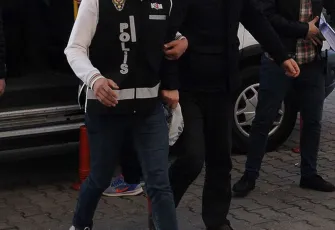 İzmir’de haber: Menemen’de üst geçide zarar veren 2 kişi tutuklandı