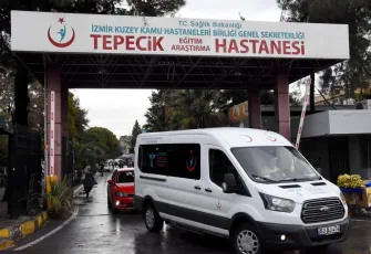 İzmir'de yasaklı madde operasyonunda çatışma: Polis memuru yaralandı