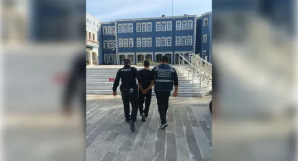 İzmir haber: Büfeciyi darbedip, hırsızlık yapan şüpheliler yakalandı