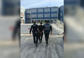 İzmir haber: Büfeciyi darbedip, hırsızlık yapan şüpheliler yakalandı