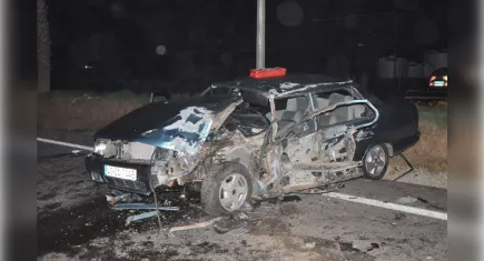 İzmir haber: Otomobille pikap çarpıştı, 6 kişi yaralandı
