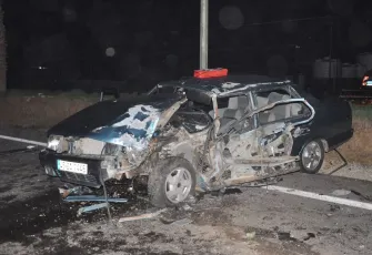 İzmir haber: Otomobille pikap çarpıştı, 6 kişi yaralandı