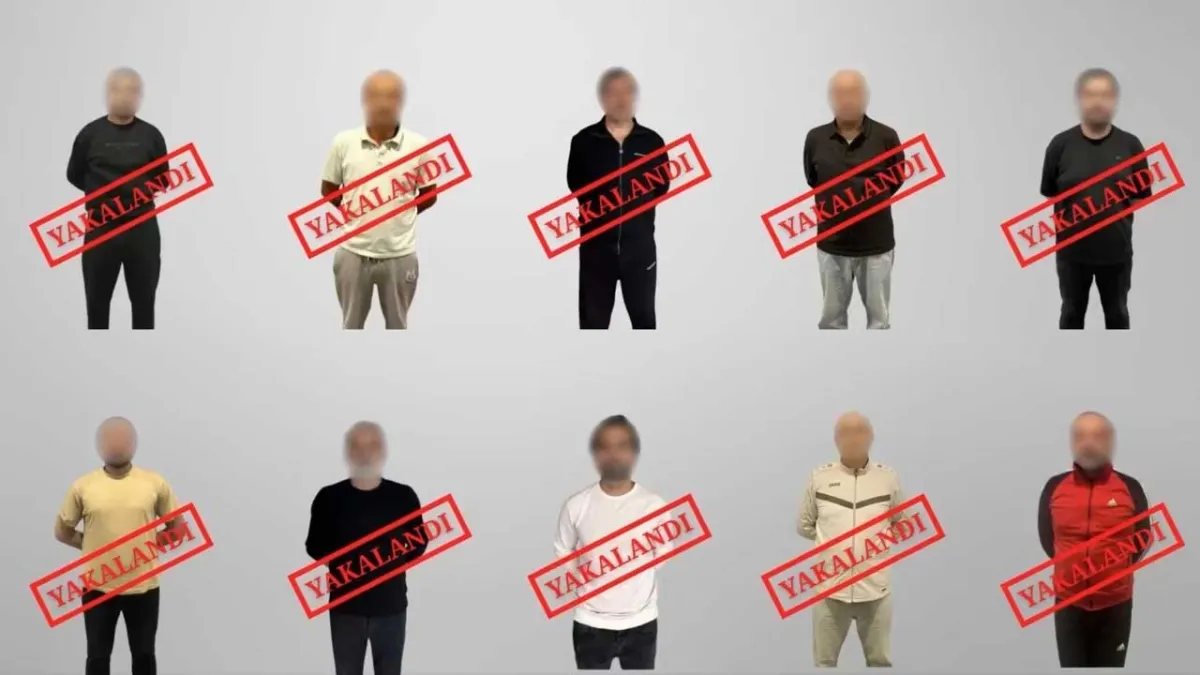 Kırmızı bültenle aranan 9 kişi Türkiye'ye getirildi haberinin görseli