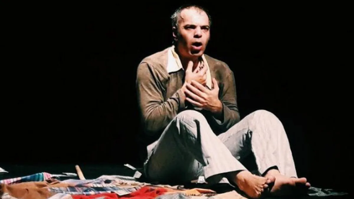 Tutunamayanlar, Tiyatro Sahnesinde izleyiciyle buluşuyor haberinin görseli