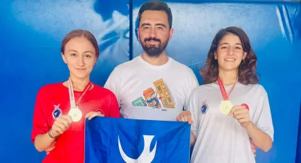 Aliağalı Taekwondoculardan Cumhuriyet Bayramı’nda çifte şampiyonluk