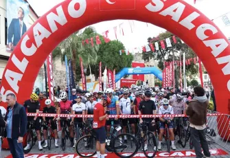 Çeşme’de pedallar barış ve dostluk için döndü: VeloTürk Gran Fondo sona erdi