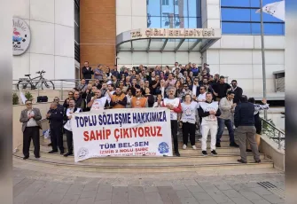 Çiğli Belediyesi’nde memurlar TİS alacakları için eylemde
