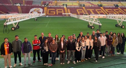 Ege Üniversitesi öğrencileri Rams Park Stadı’nın zeminini inceledi