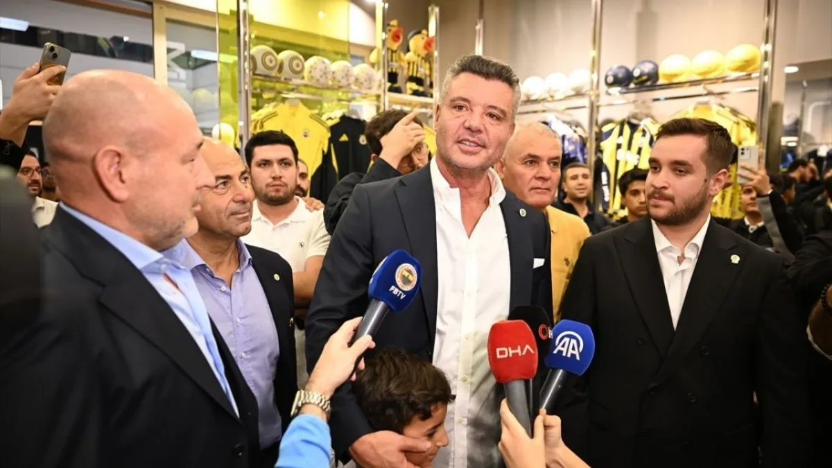 Fenerbahçe'de bomba açıklama! Başkan Saran'dan deplasman sözü: "Feneriumlarda daha güzel işler..." haberinin görseli