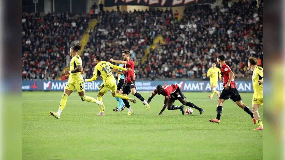 Fenerbahçe, Gaziantep FK’yı 4-0 Mağlup Etti haberinin görseli
