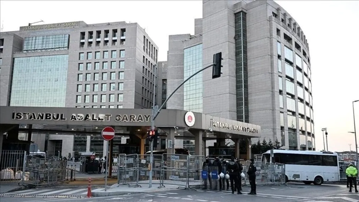 İBB’ye Yönelik Yolsuzluk Soruşturmasında 15 Şüpheli Gözaltına Alındı: 6 Tutuklama haberinin görseli