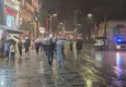 İstanbul'da sağanak yağış trafiği kilitledi