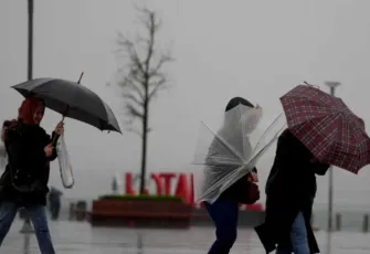 İstanbul için fırtına ve sağanak uyarısı: Yıldırım ve dolu da bekleniyor