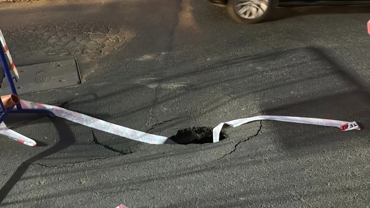 İstanbul Kağıthane’de ana cadde çöktü haberinin görseli
