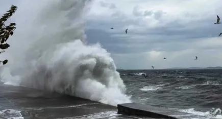 Marmara'ya fırtına geliyor:Seferler iptal edildi