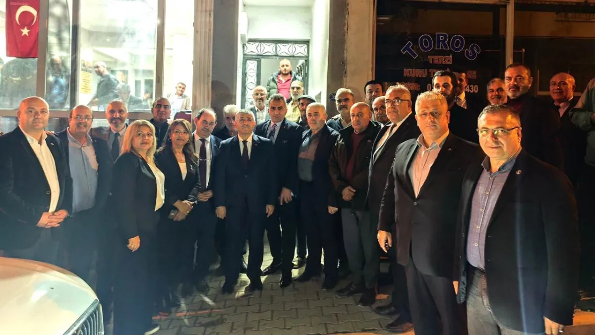 MHP İzmir İl Teşkilatı 4 günde 400 ziyaret gerçekleştirdi haberinin görseli