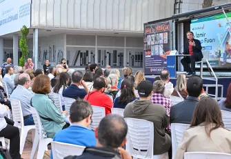 Sinan Meydan İZKİTAP’ta: Demokrasiyi inşa etmenin yolu laik Cumhuriyetten geçer